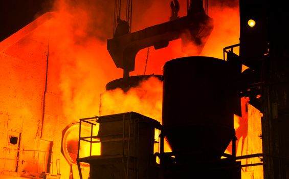 Ukraine’s biggest steelmaker halts production