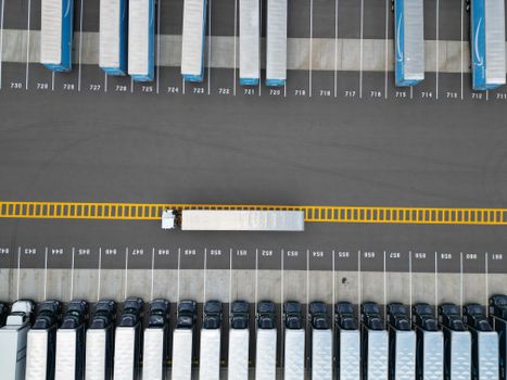 Amazon Freight Expansion Sparks Selloff Across Trucking Stocks