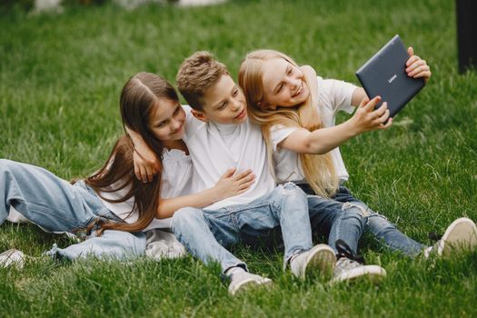 Canada proposes social media ban for children under 16